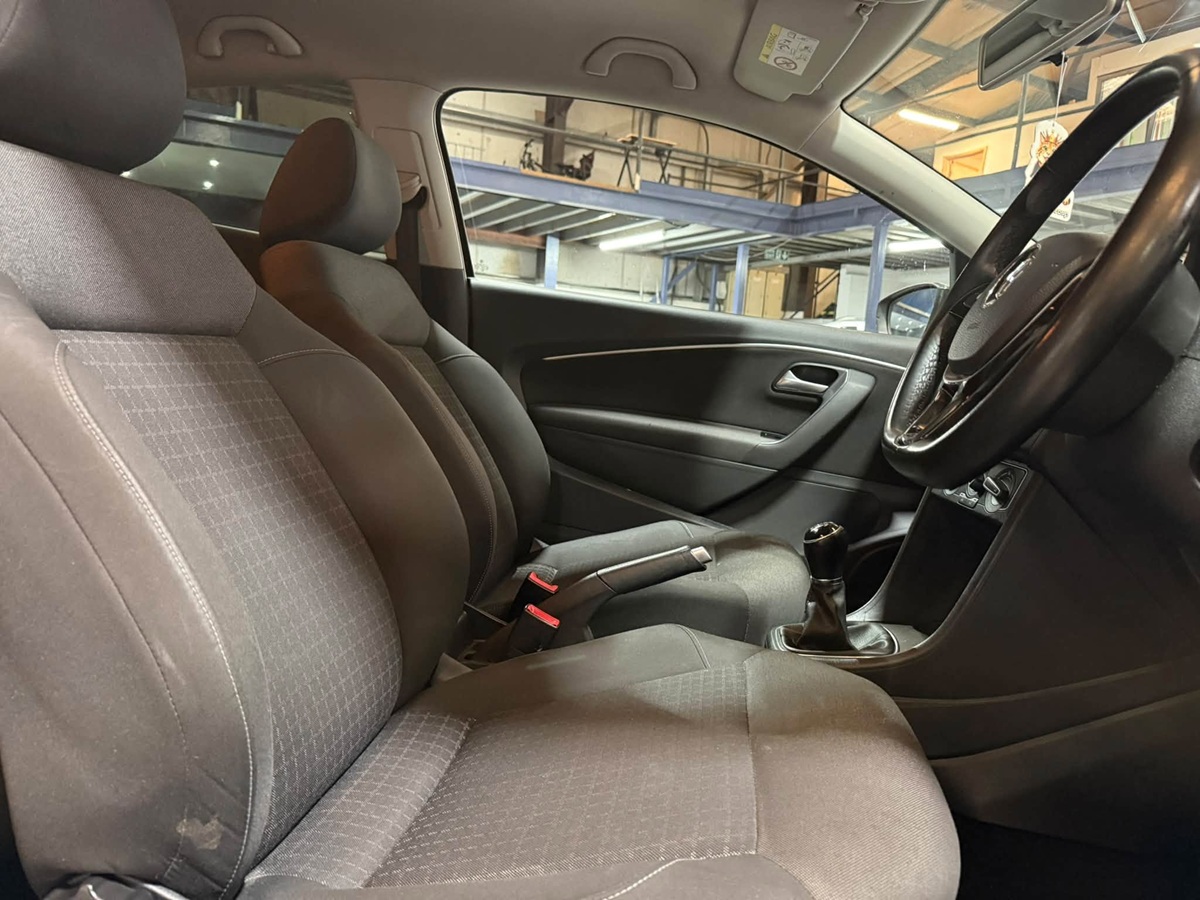 								Volkswagen Polo SE full									