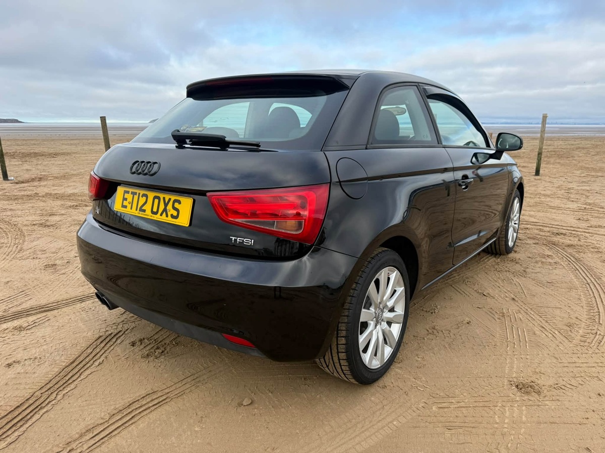 								Audi A1 Sport full									