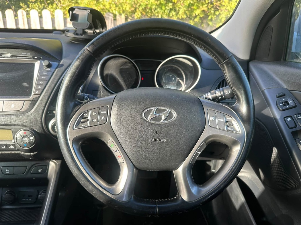 								Hyundai IX35 Premium PAN full									