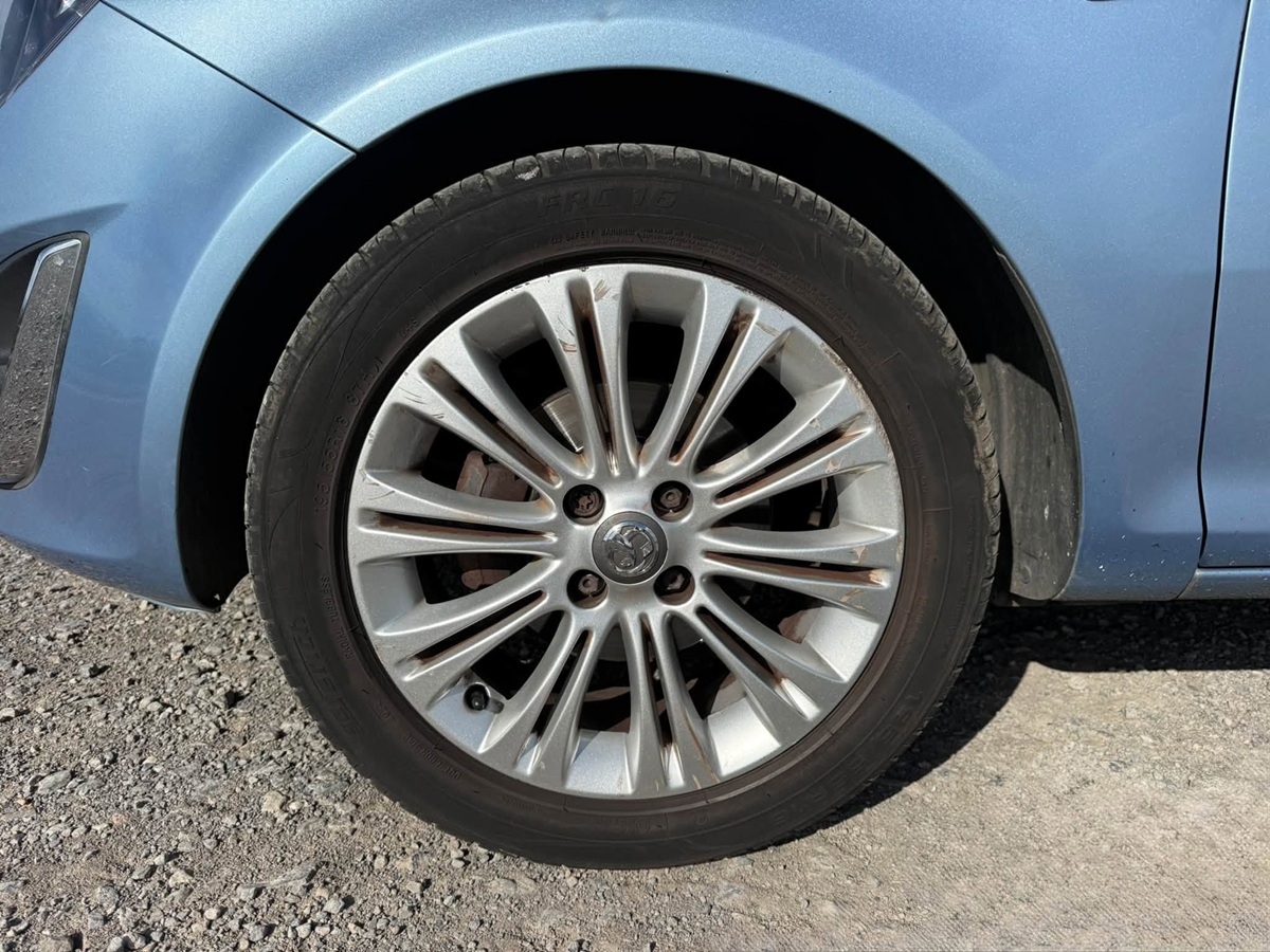 								Vauxhall Corsa SE full									