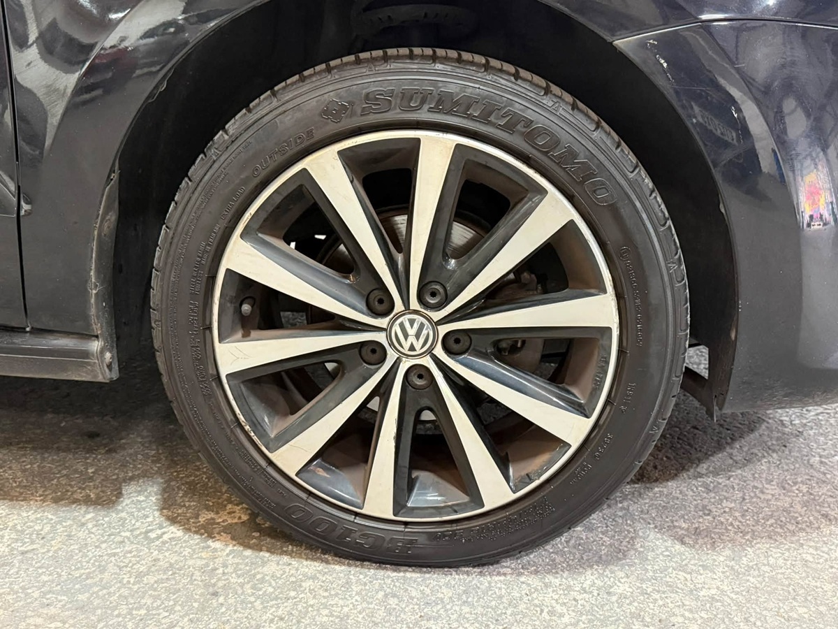 								Volkswagen Polo SE full									