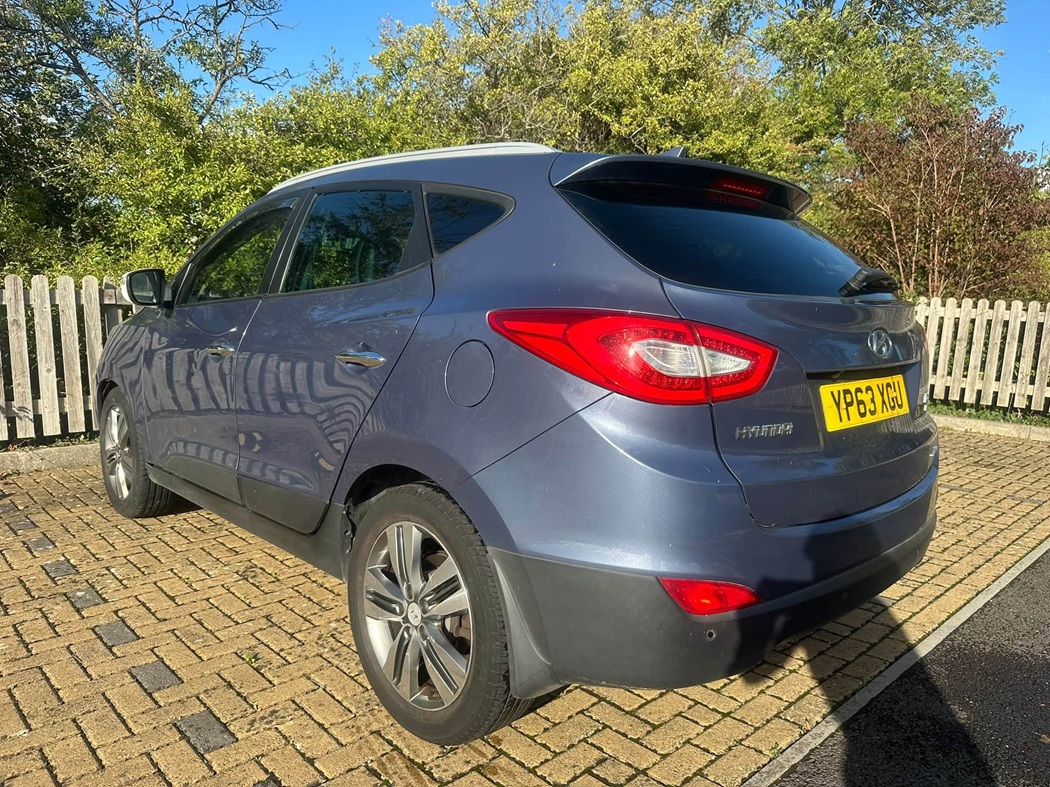 								Hyundai IX35 Premium PAN full									