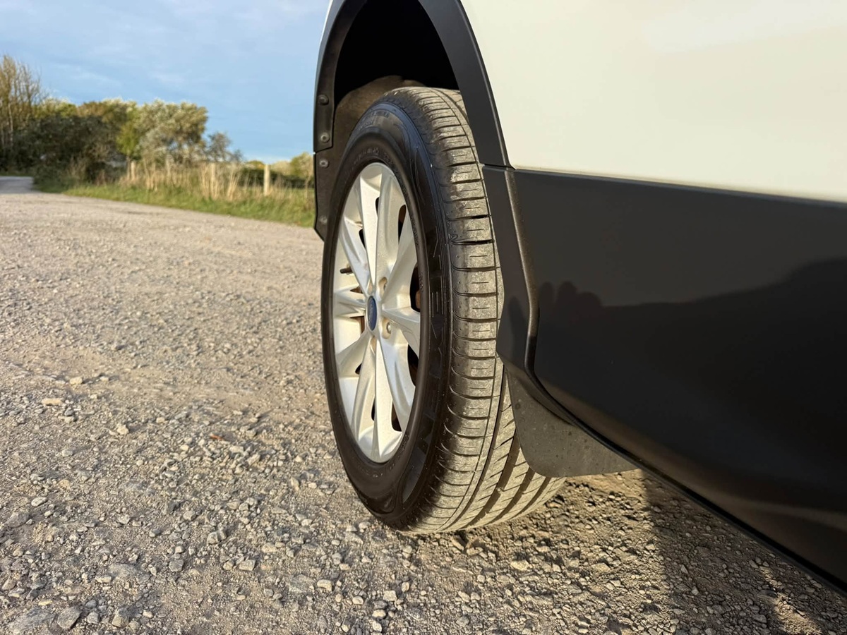 								Ford Kuga Titanium full									