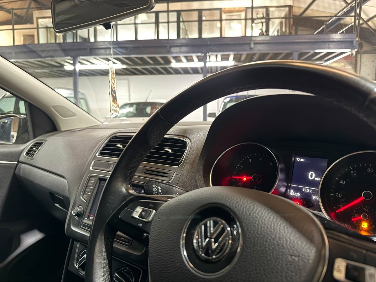 								Volkswagen Polo SE full									