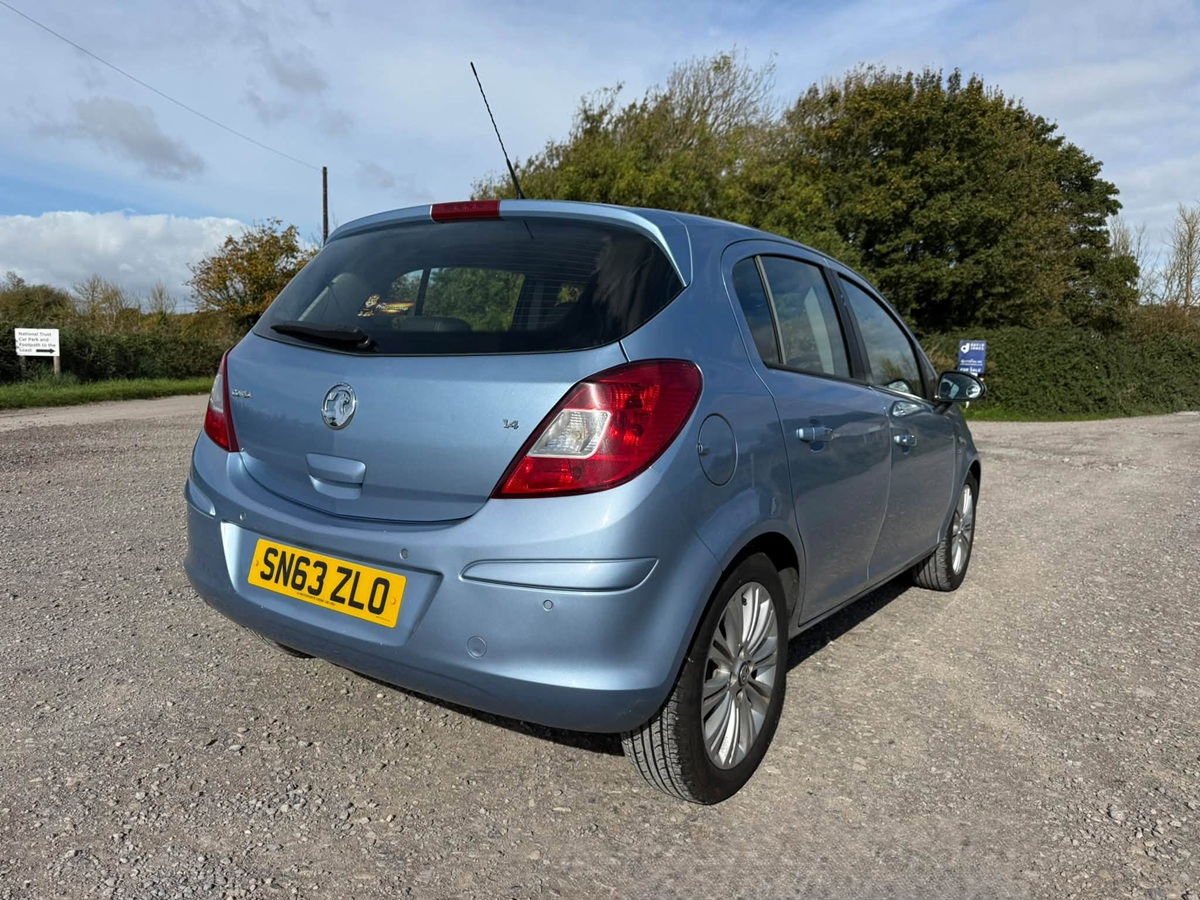 								Vauxhall Corsa SE full									