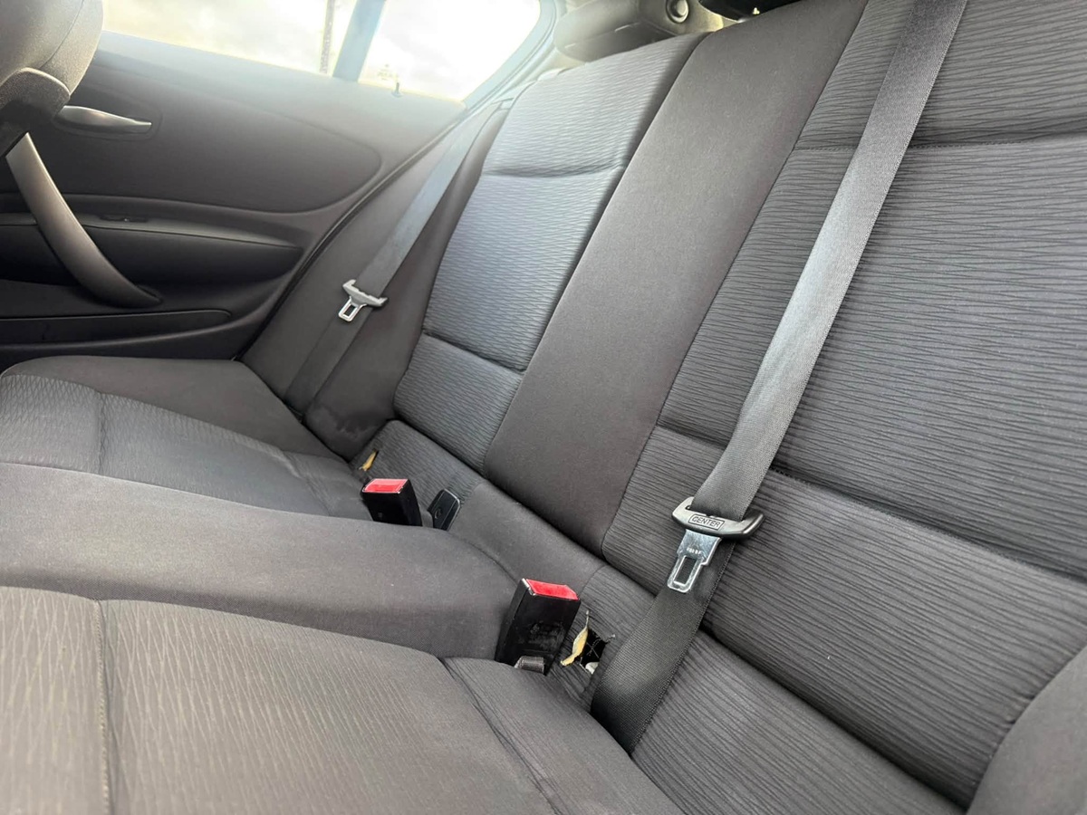 								BMW 1 Series ES 116D full									