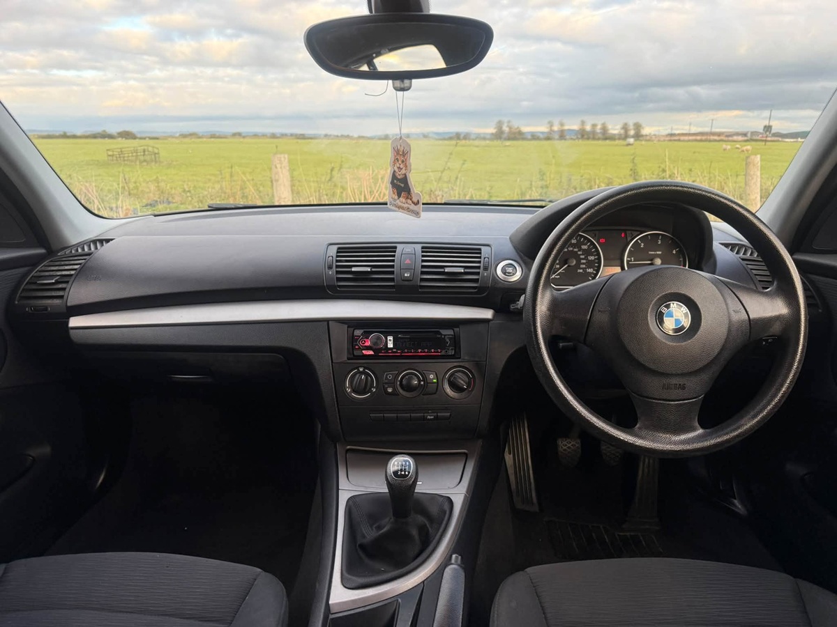 								BMW 1 Series ES 116D full									