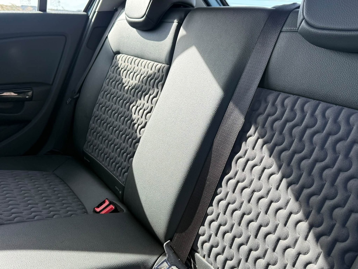 								Vauxhall Corsa SE full									