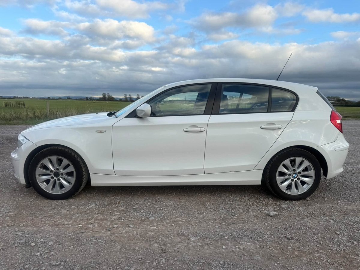 								BMW 1 Series ES 116D full									