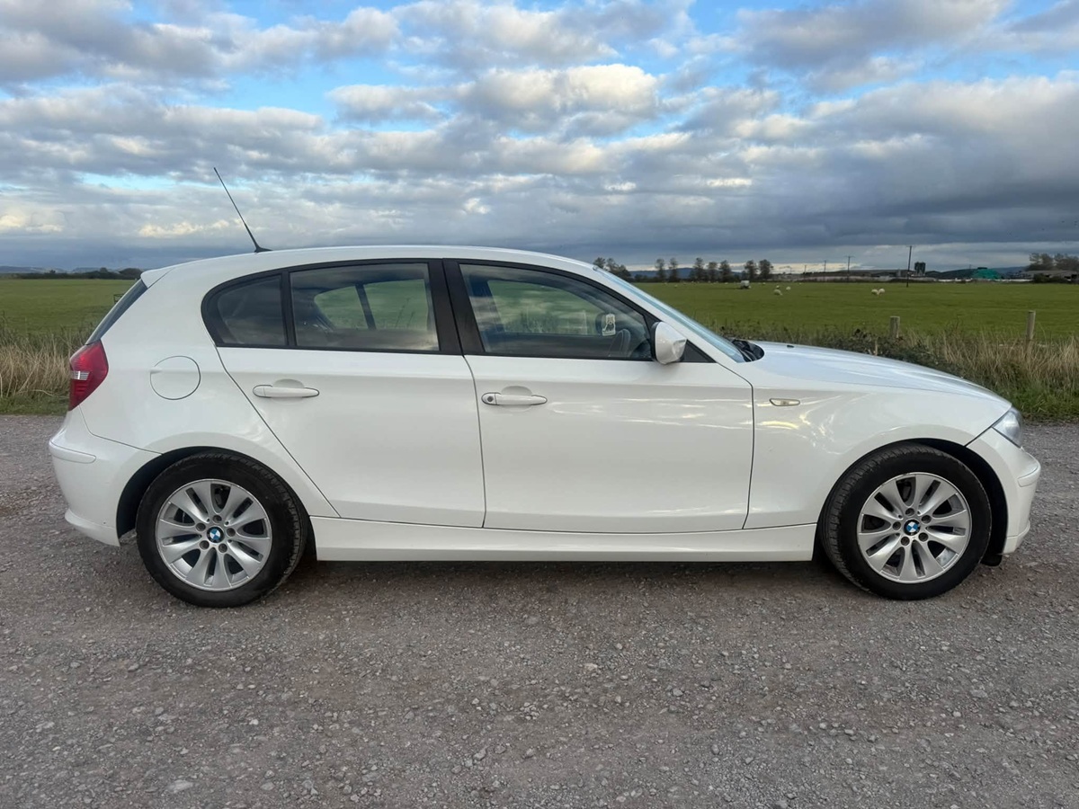 								BMW 1 Series ES 116D full									