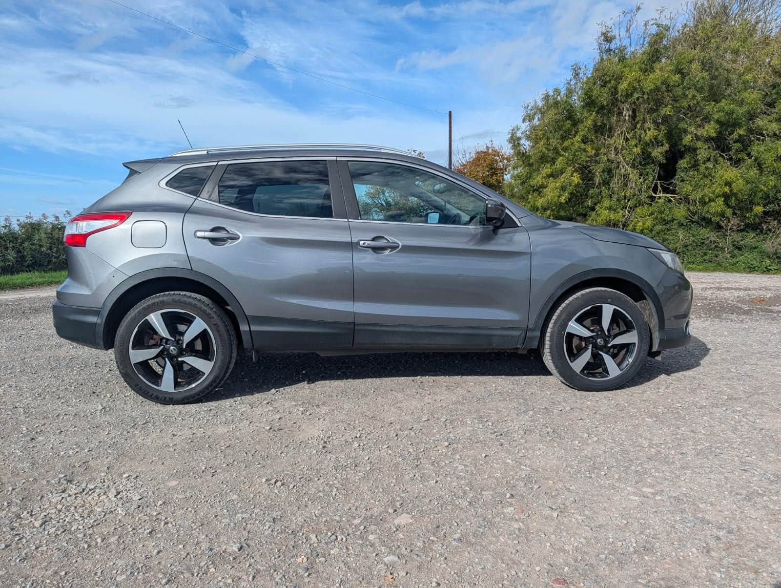 								Nissan Qashqai N-Tec+ full									