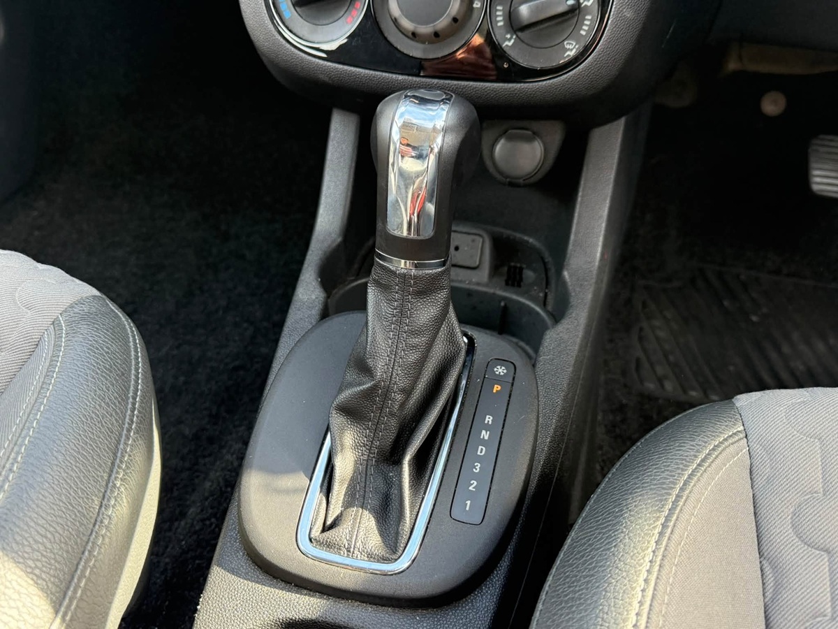 								Vauxhall Corsa SE full									