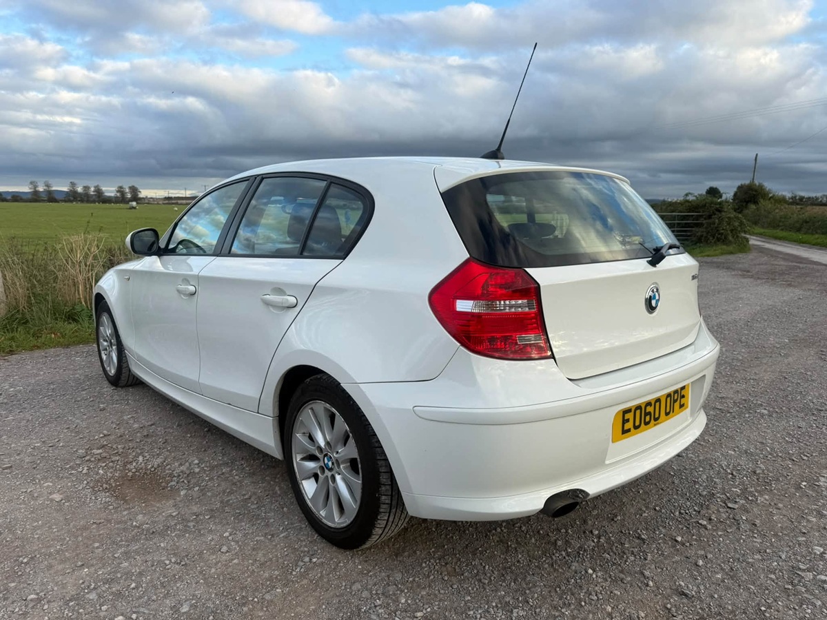 								BMW 1 Series ES 116D full									