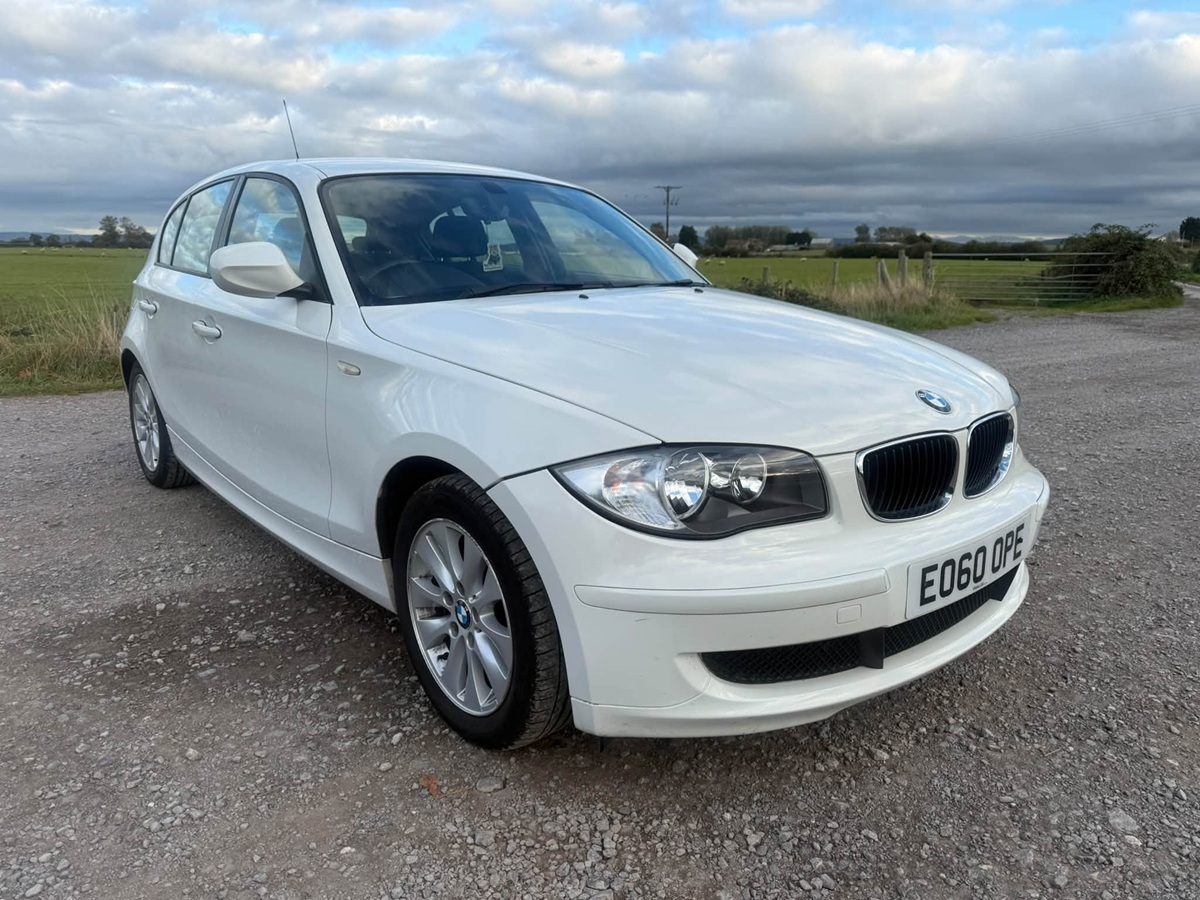 								BMW 1 Series ES 116D full									