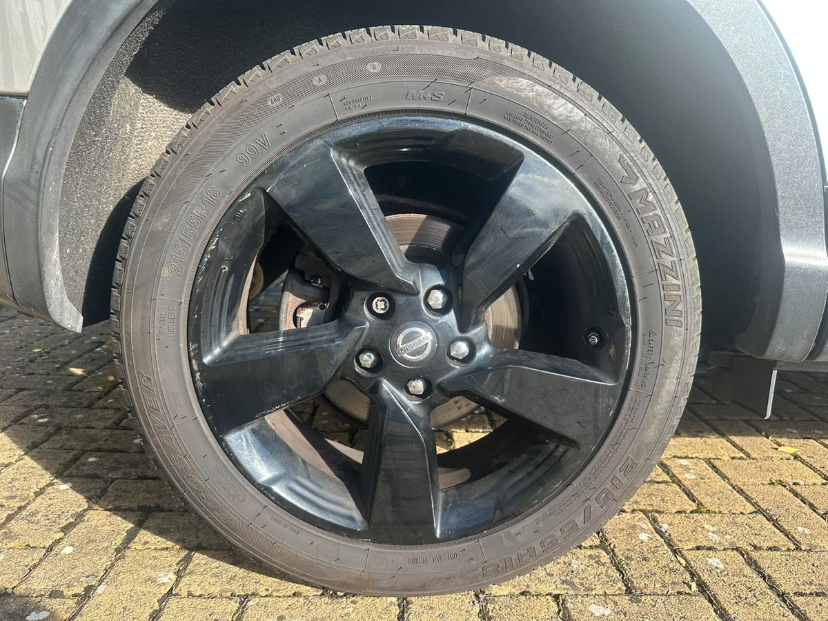 								Nissan Qashqai N-Tec full									