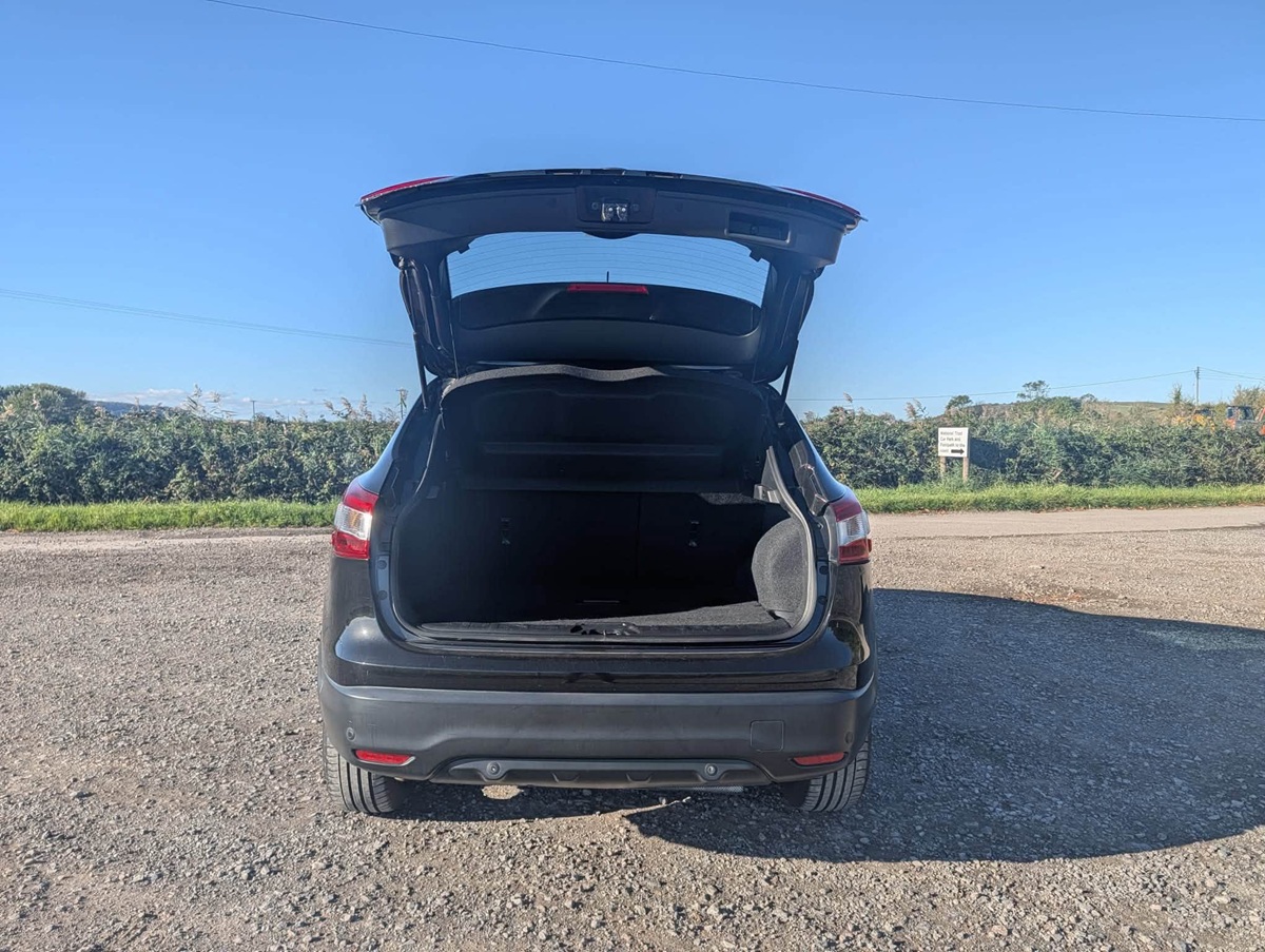 								Nissan Qashqai N-Tec+ full									
