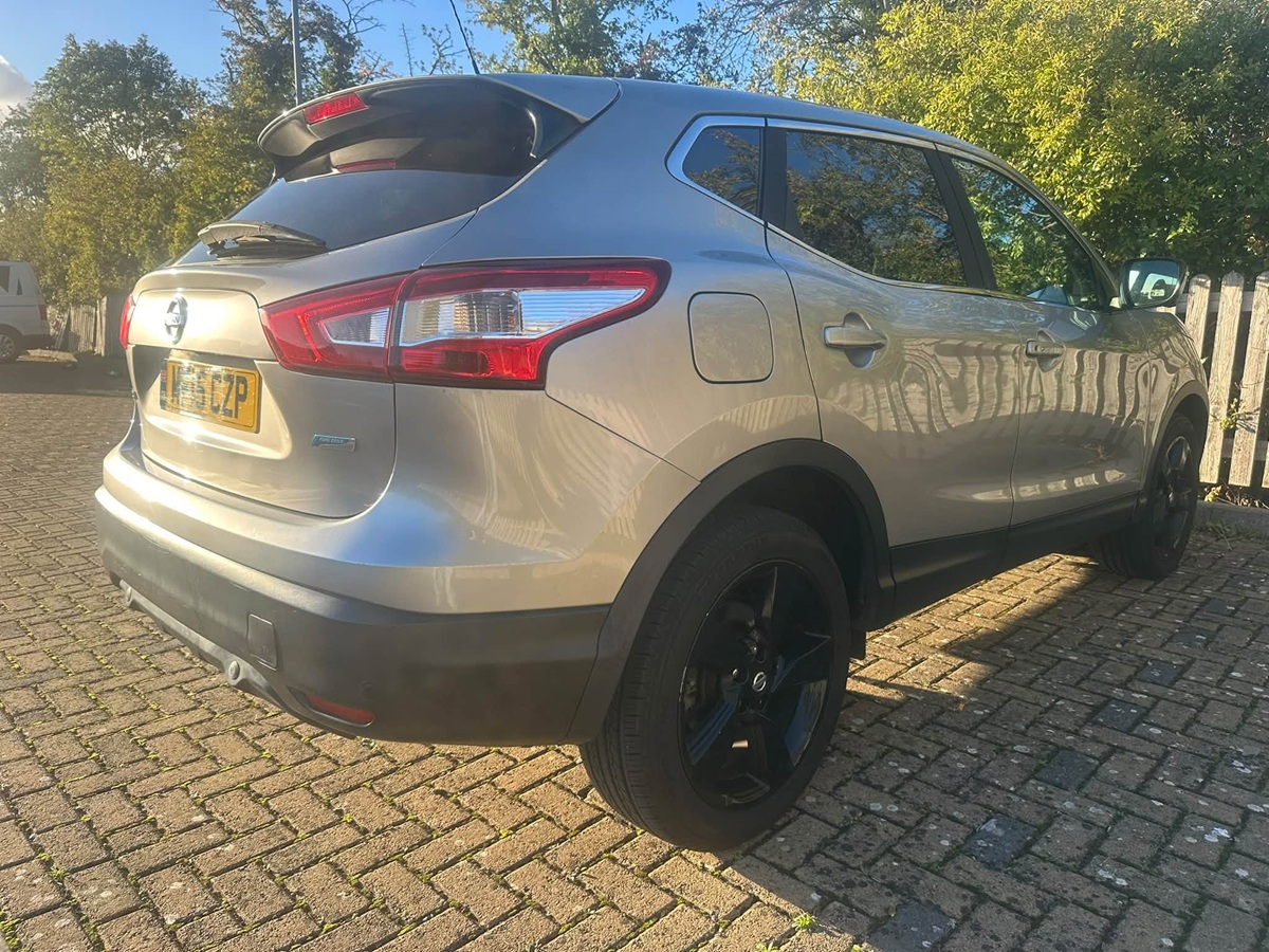 								Nissan Qashqai N-Tec full									